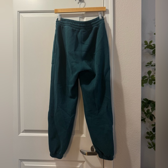 A&F Sweatshirt & Sweatpants - Picture 7 of 7